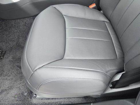 New 2026 Land Rover Range Rover SE image 30