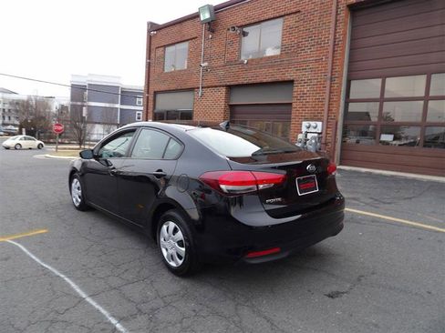 Used 2017 Kia Forte LX image 15