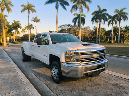 Used 2017 Chevrolet Silverado 3500 W/T image 1