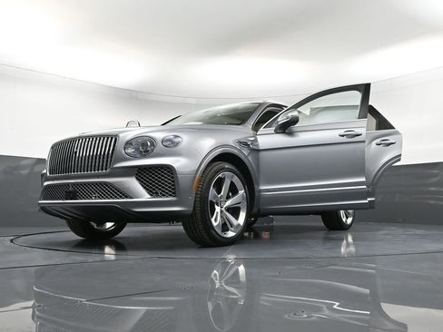 New 2025 Bentley Bentayga image 42