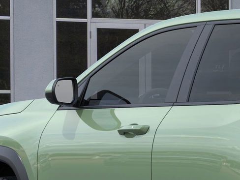 New 2026 Chevrolet Equinox LT image 18