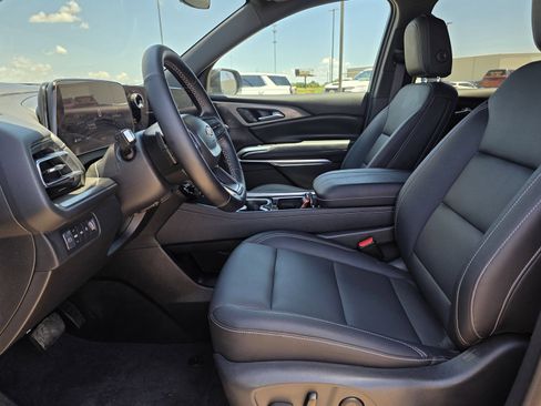 Used 2024 Chevrolet Traverse LT AWD/4WD image 18