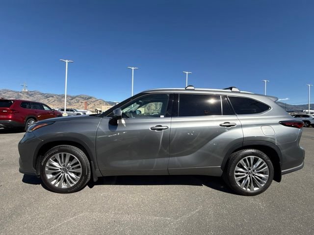 Used 2026 Toyota Highlander Platinum AWD/4WD image 9