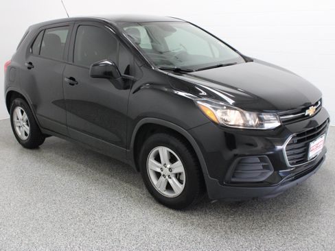 Used 2020 Chevrolet Trax LS FWD image 4