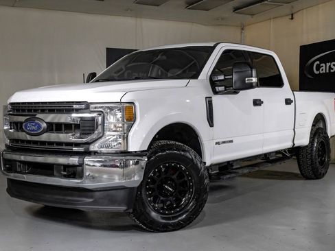 Used 2021 Ford F250 XLT AWD/4WD image 4