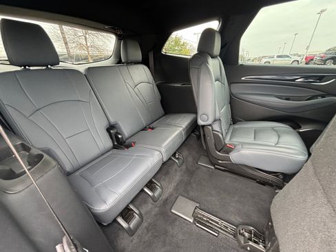 Used 2024 Buick Enclave Premium image 4