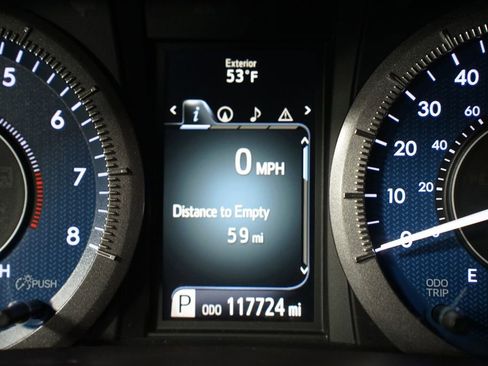 Used 2017 Toyota Sienna XLE image 16