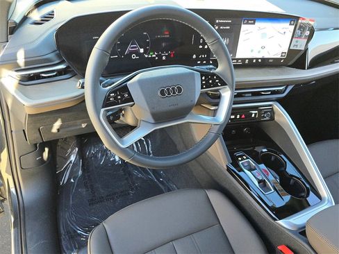 New 2025 Audi Q5 Premium image 16