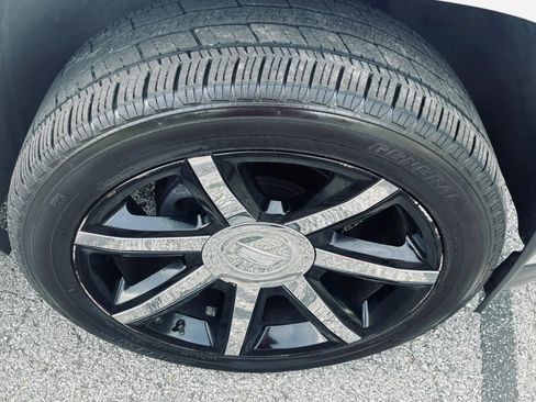 Used 2015 Cadillac Escalade ESV Luxury AWD/4WD image 4