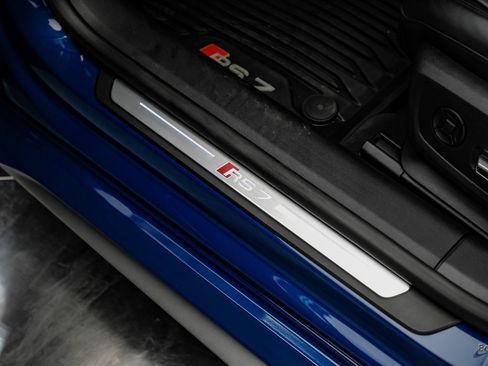 Used 2024 Audi RS 7 Performance w/ Executive Package image 38