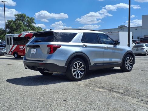 Certified 2023 Ford Explorer ST-Line w/ Class IV Trailer Tow Package RWD image 6