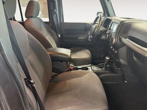 Used 2017 Jeep Wrangler Unlimited Sport AWD/4WD image 4