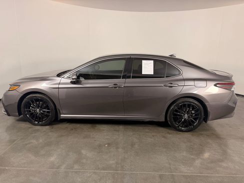 Used 2023 Toyota Camry XSE FWD image 12