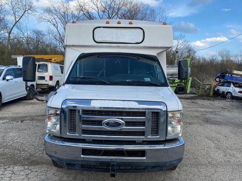 Used 2010 Ford E-350 and Econoline 350 Super Duty image 1