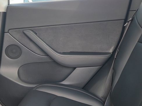 Used 2021 Tesla Model Y Performance image 15