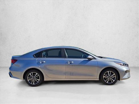 Used 2024 Kia Forte LXS FWD image 4