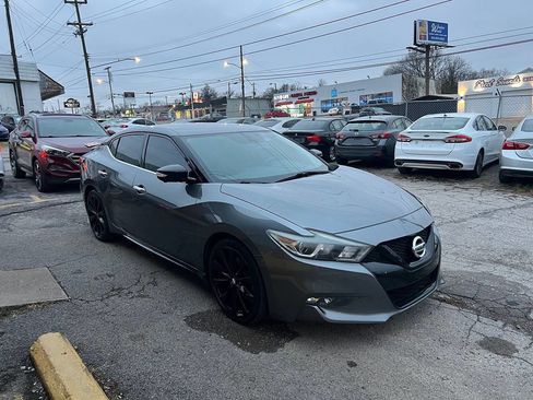 Used 2018 Nissan Maxima SR w/ Midnight Edition image 7