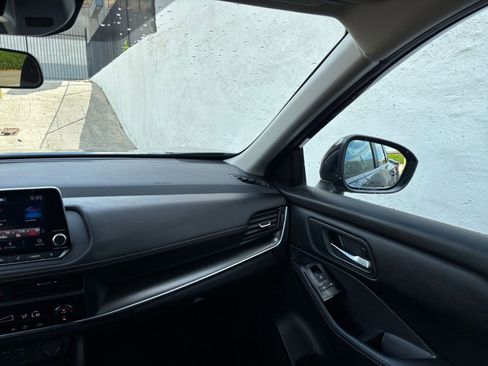 Used 2025 Nissan Rogue SV FWD image 37