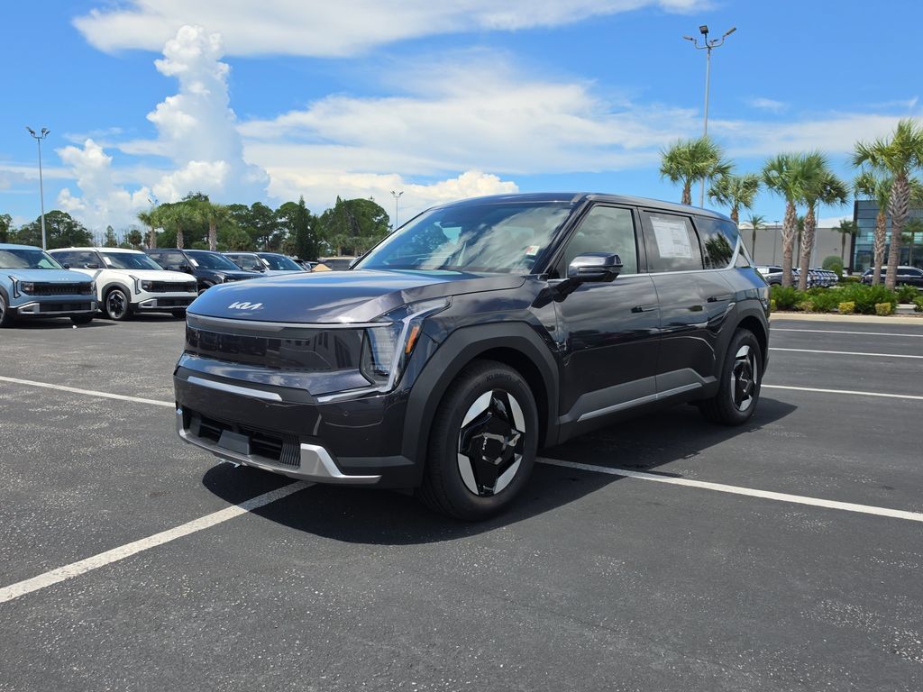 New 2026 Kia EV9 Light RWD image 4