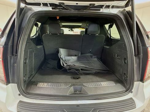 Used 2022 Chevrolet Suburban RST w/ Luxury Package image 28