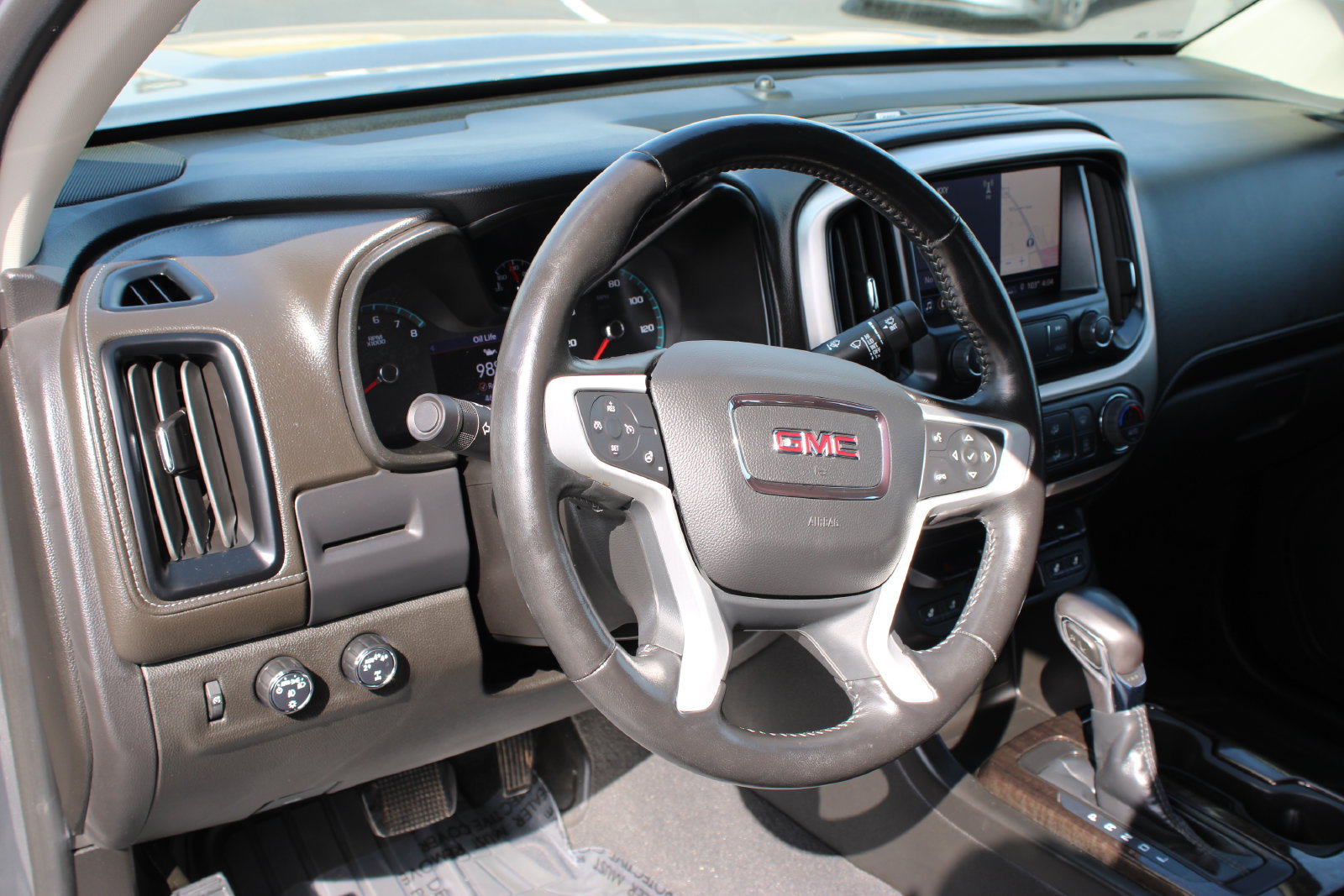 Used 2022 GMC Canyon Elevation w/ Elevation Premium Package AWD/4WD image 11