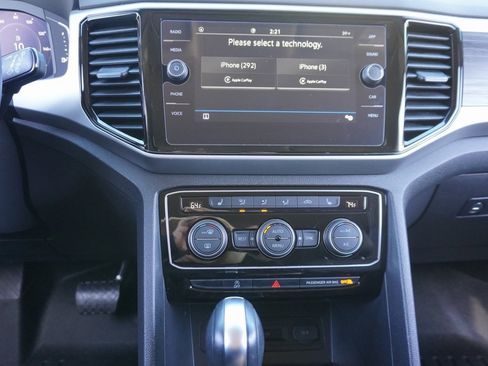 Used 2023 Volkswagen Atlas SE image 13