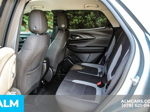 Used 2025 Chevrolet TrailBlazer LT FWD image 17