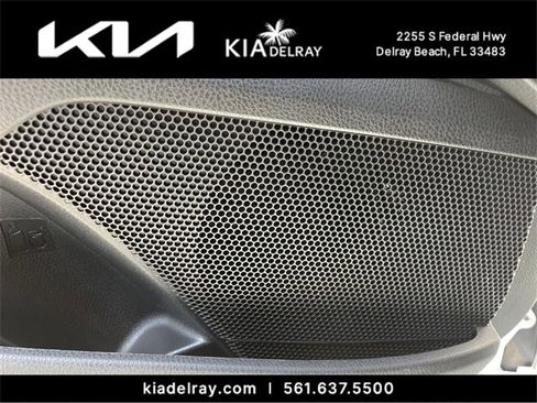 Used 2020 Toyota Camry SE w/ Convenience Package image 17