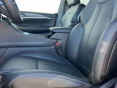 New 2025 Jeep Grand Cherokee Overland w/ Luxury Tech Group IV image 9