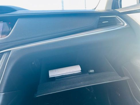 Used 2017 Cadillac XT5 Luxury image 35