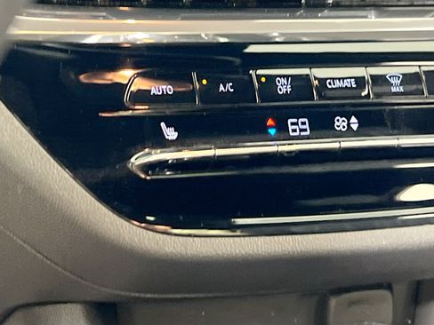 Used 2025 Buick Envista Avenir FWD image 19