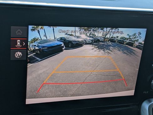 Used 2023 Kia Sorento LX image 22