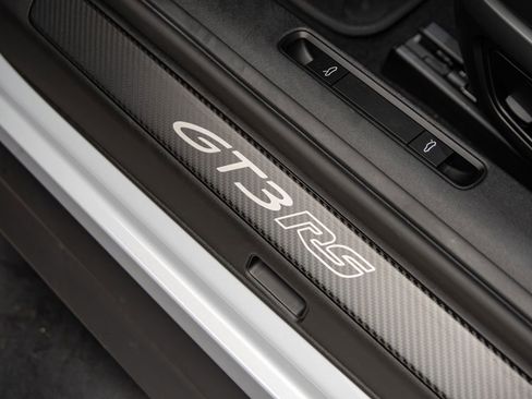 Used 2025 Porsche 911 GT3 RS RWD image 16