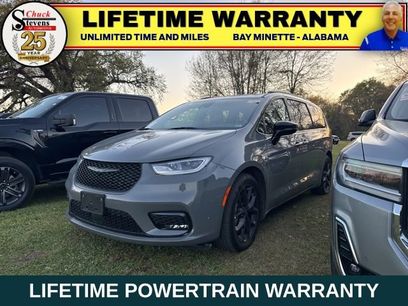 Used 2025 Chrysler Pacifica Limited