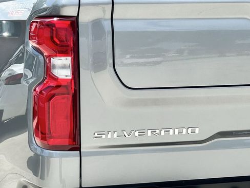 Used 2025 Chevrolet Silverado 1500 LT Trail Boss w/ Convenience Package II AWD/4WD image 7