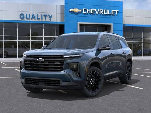 New 2026 Chevrolet Traverse LT w/ Midnight/Sport Edition FWD image 6