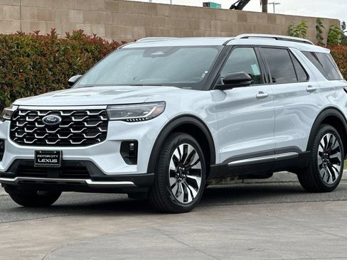 Used 2025 Ford Explorer Platinum w/ LUX Leather Package AWD/4WD image 8