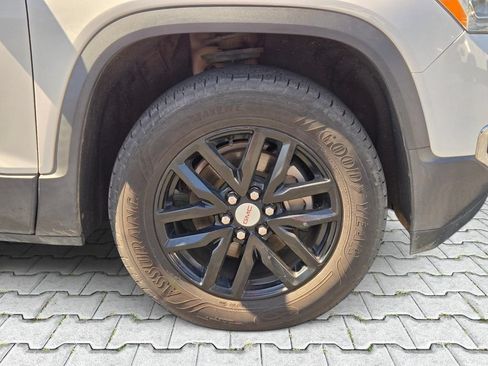 Used 2018 GMC Acadia SLT FWD image 3