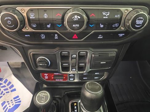 Used 2021 Jeep Wrangler Unlimited Rubicon w/ LED Lighting Group AWD/4WD image 23
