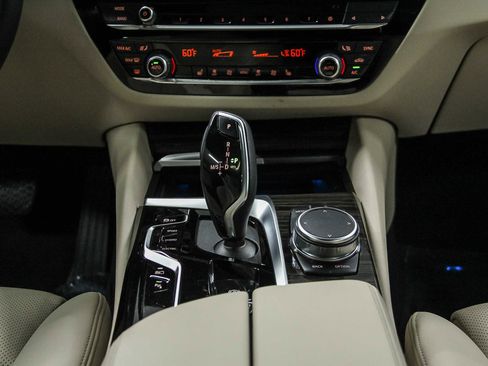 Certified 2023 BMW 530e w/ Premium Package image 14