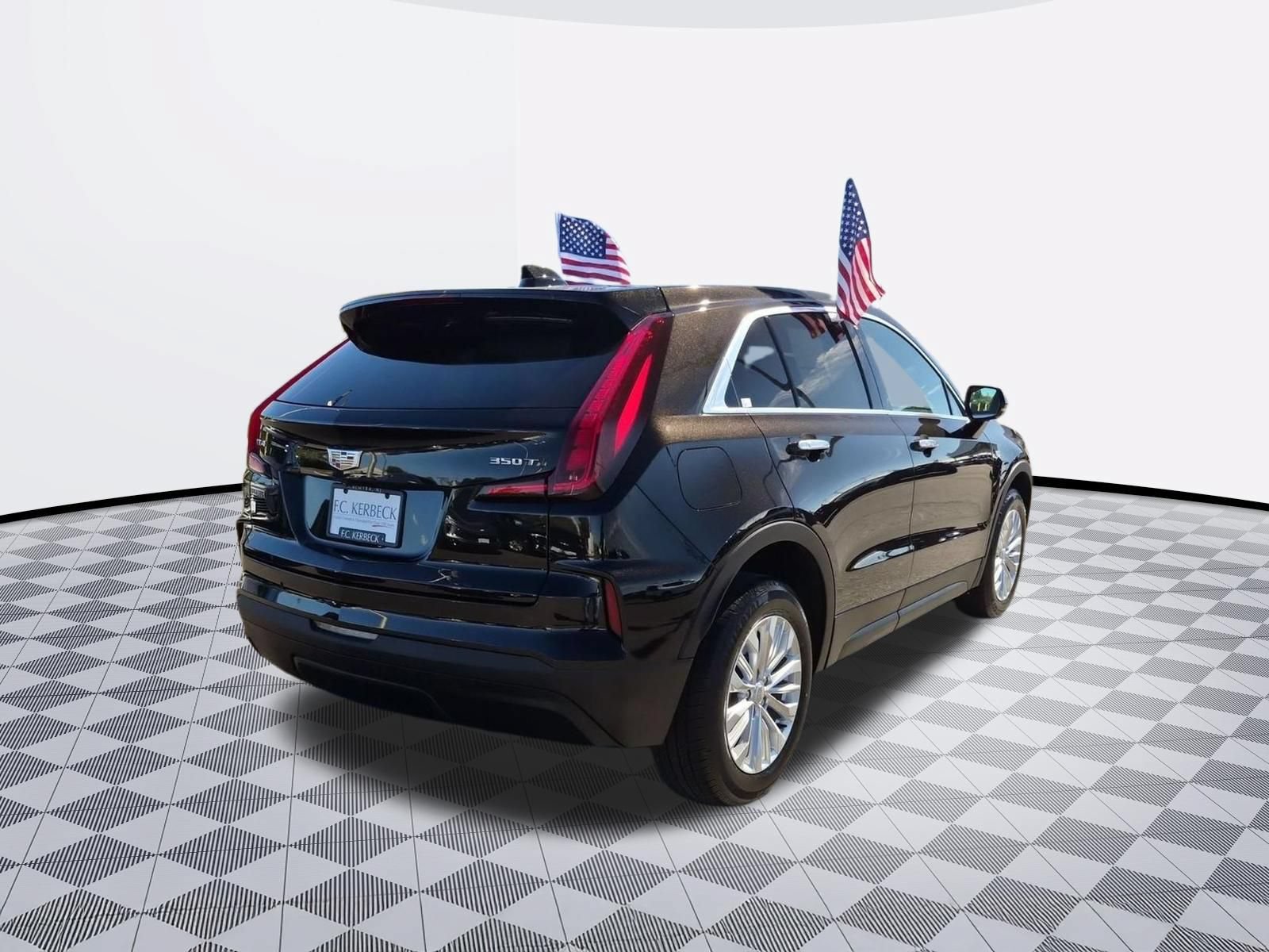 Certified 2024 Cadillac XT4 Luxury w/ Cold Weather Package FWD image 8