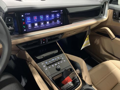 New 2026 Porsche Cayenne image 20