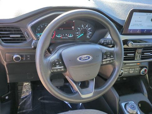 Used 2022 Ford Escape SE image 15