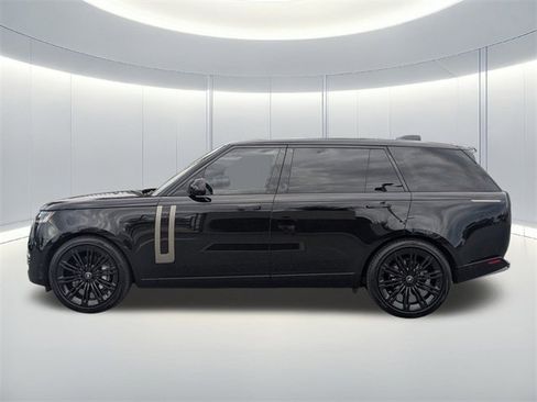 Used 2024 Land Rover Range Rover Long Wheelbase SE image 9
