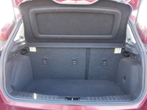 Used 2015 Ford Focus SE w/ SE Cold Weather Package image 18