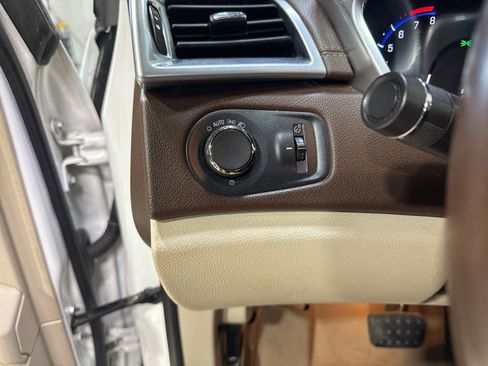 Used 2013 Cadillac SRX Luxury w/ Driver Awareness Package AWD/4WD image 13