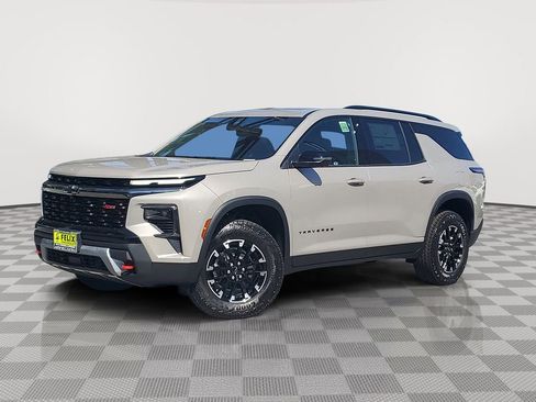 New 2026 Chevrolet Traverse Z71 w/ Driver Confidence Package AWD/4WD image 2