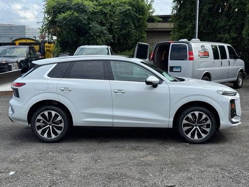 New 2026 Audi Q3 quattro 2.0T AWD/4WD image 9