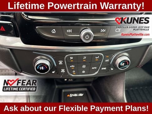 Used 2023 Chevrolet Traverse RS image 27