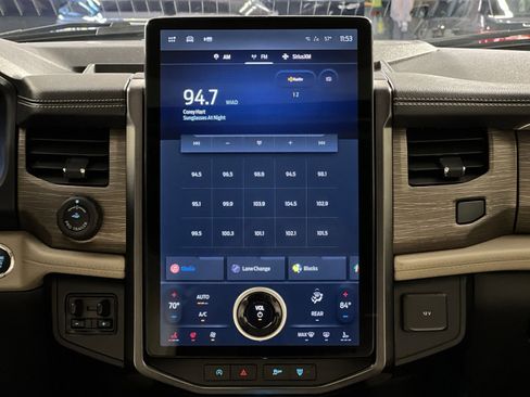 Used 2023 Ford Expedition Max Limited image 18